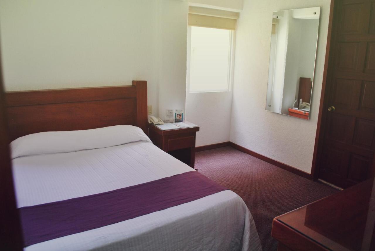 Hotel Campestre Inn Leon Bagian luar foto